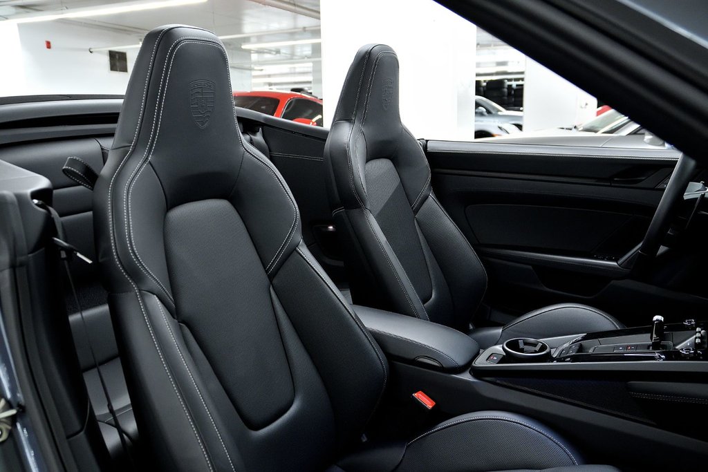 Porsche 911 Carrera 4 GTS Cabriolet / Premium Package / BOSE 2025 à Laval, Québec - 20 - w1024h768px