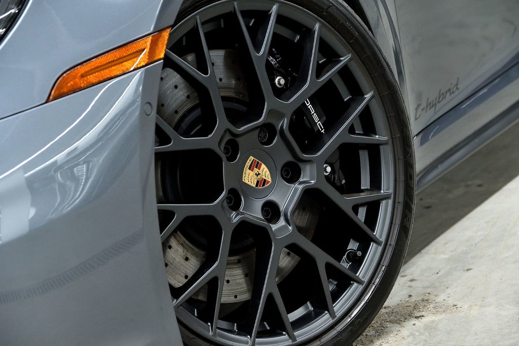 Porsche 911 Carrera 4 GTS Cabriolet / Premium Package / BOSE 2025 à Laval, Québec - 7 - w1024h768px