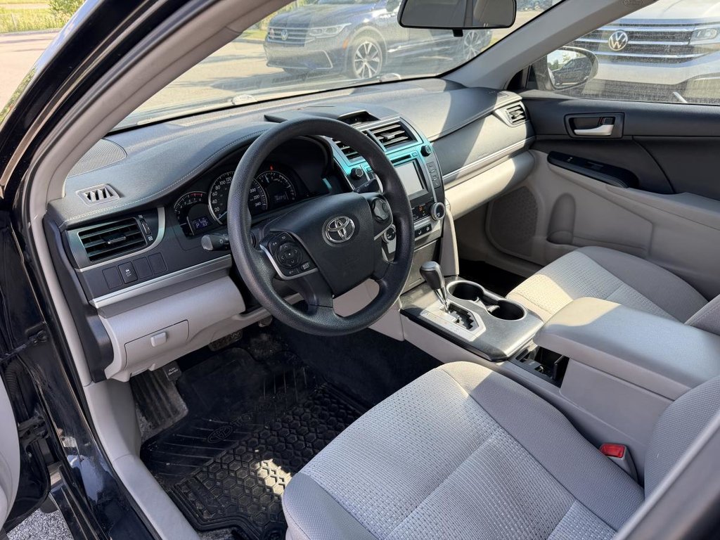 Toyota Camry LE | 8 PNEUS | CAMÉRA | BLUETOOTH +++ 2014 à Laval, Québec - 8 - w1024h768px