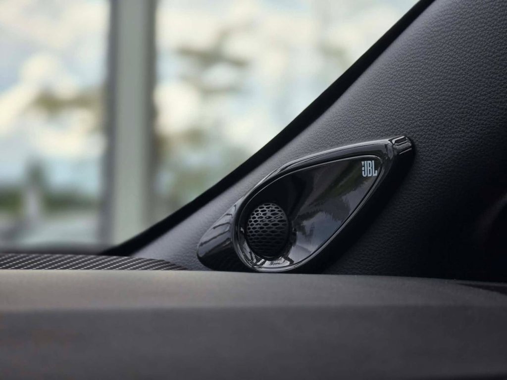 2024 Toyota Corolla XSE | 8 ROUES | BAS KM | CUIR | NAV | TOIT | CAMÉRA | JBL | CARPLAY +++ in Laval, Quebec - 18 - w1024h768px