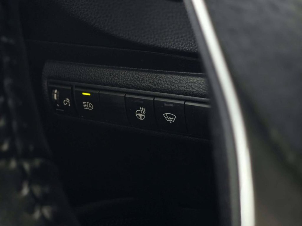2024 Toyota Corolla XSE | 8 ROUES | BAS KM | CUIR | NAV | TOIT | CAMÉRA | JBL | CARPLAY +++ in Laval, Quebec - 14 - w1024h768px