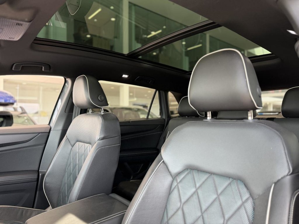Volkswagen Atlas Cross Sport Execline R-Line | 4MOTION | TOIT PANO | DÉMARREUR | CUIR | NAV | CARPLAY | CAMÉRA +++ 2024 à Laval, Québec - 21 - w1024h768px