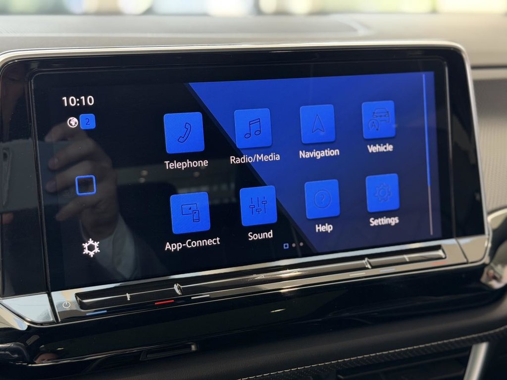 Volkswagen Atlas Cross Sport Execline R-Line | 4MOTION | TOIT PANO | DÉMARREUR | CUIR | NAV | CARPLAY | CAMÉRA +++ 2024 à Laval, Québec - 18 - w1024h768px
