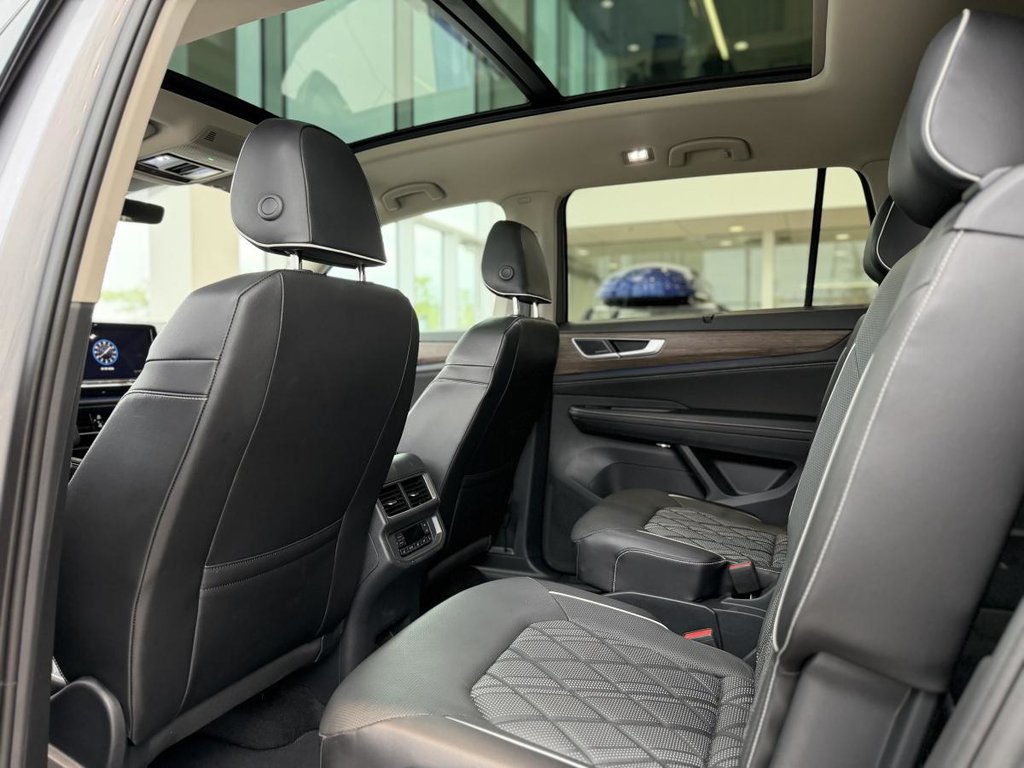Volkswagen Atlas Execline R-Line | 4MOTION | TOIT PANO | DÉMARREUR | CUIR | NAV | CARPLAY | CAMÉRA +++ 2024 à Laval, Québec - 11 - w1024h768px