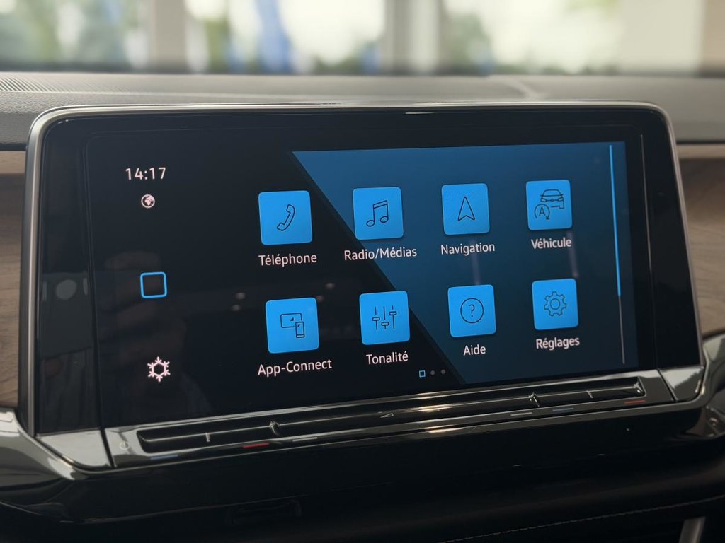 Volkswagen Atlas Comfortline CUIR | DEMARREUR | CARPLAY | CAMÉRA +++ 2025 à Laval, Québec - 17 - w1024h768px