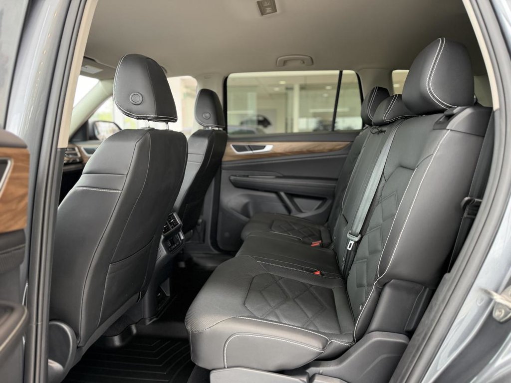 2025 Volkswagen Atlas Comfortline 4MOTION | CUIR | DEMARREUR | CARPLAY | CAMÉRA +++ in Laval, Quebec - 11 - w1024h768px