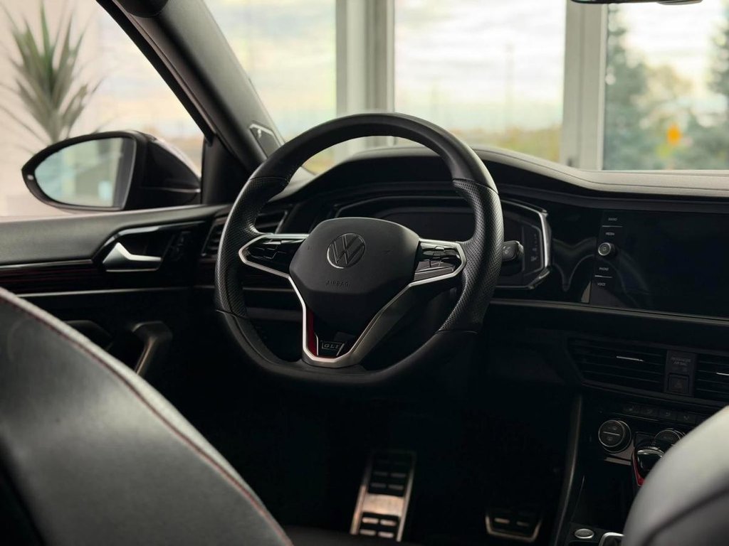 Volkswagen Jetta GLI DSG | DÉMARREUR | TOIT | CUIR | NAV | CARPLAY | CAMÉRA +++ 2023 à Laval, Québec - 12 - w1024h768px