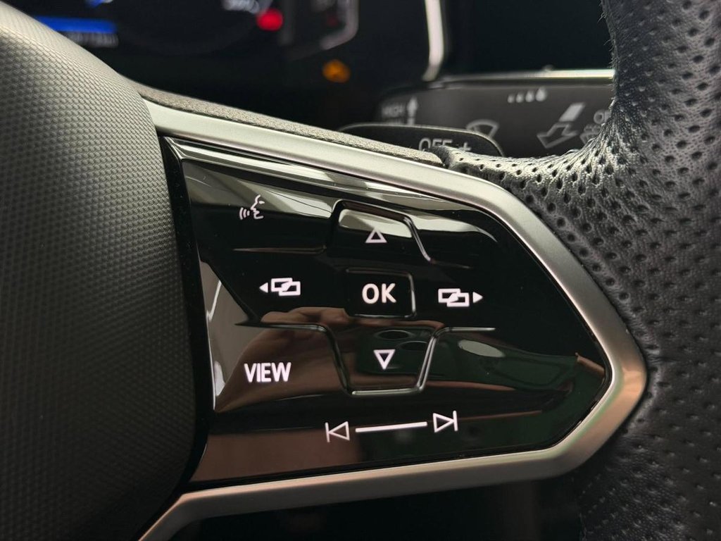 Volkswagen Jetta GLI DSG | DÉMARREUR | TOIT | CUIR | NAV | CARPLAY | CAMÉRA +++ 2023 à Laval, Québec - 15 - w1024h768px
