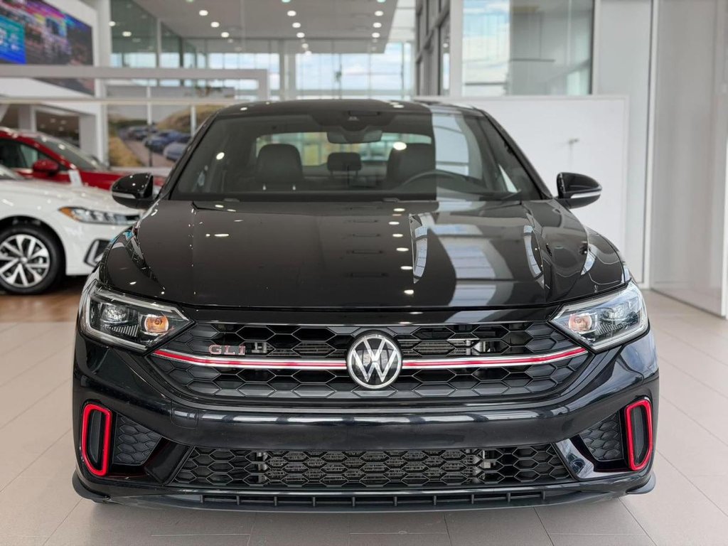 Volkswagen Jetta GLI DSG | DÉMARREUR | TOIT | CUIR | NAV | CARPLAY | CAMÉRA +++ 2023 à Laval, Québec - 2 - w1024h768px