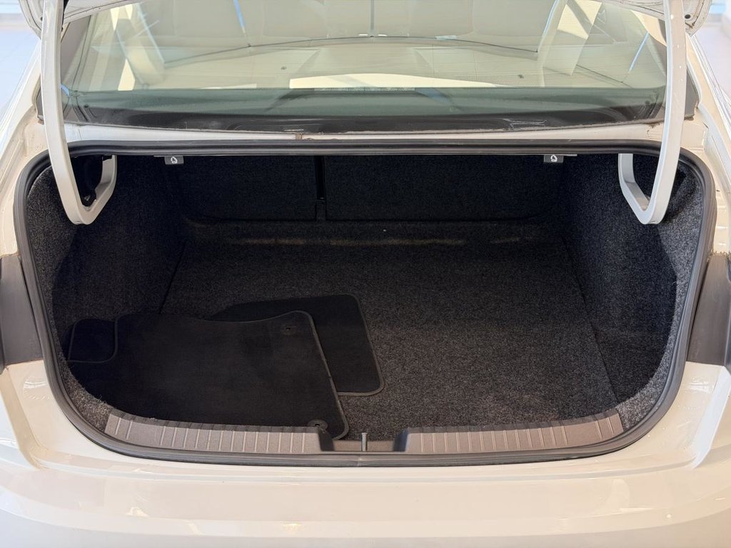 2019 Volkswagen Jetta Comfortline | BAS KM | CARPLAY | CAMÉRA | SIÈGES CHAUFFANTS +++ in Laval, Quebec - 8 - w1024h768px