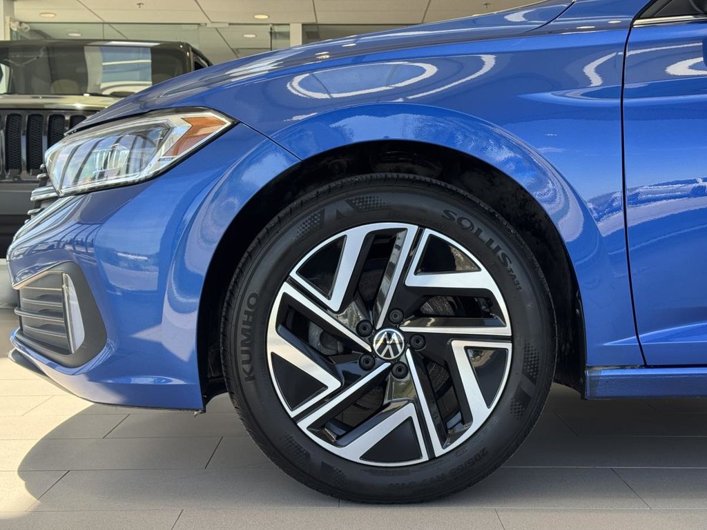 Volkswagen Jetta Highline TOIT | CUIR | CAMÉRA | CARPLAY | BAS KM +++ 2022 à Laval, Québec - 4 - w1024h768px
