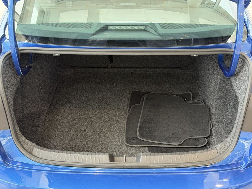 Volkswagen Jetta Comfortline SPORT PACK | TOIT | CARPLAY | CUIR +++ 2023 à Laval, Québec - 9 - w1024h768px