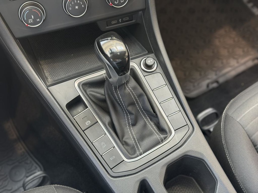 Volkswagen Jetta Trendline | BAS KM | CARPLAY | CAMÉRA | SIÈGES CHAUFFANTS +++ 2023 à Laval, Québec - 16 - w1024h768px