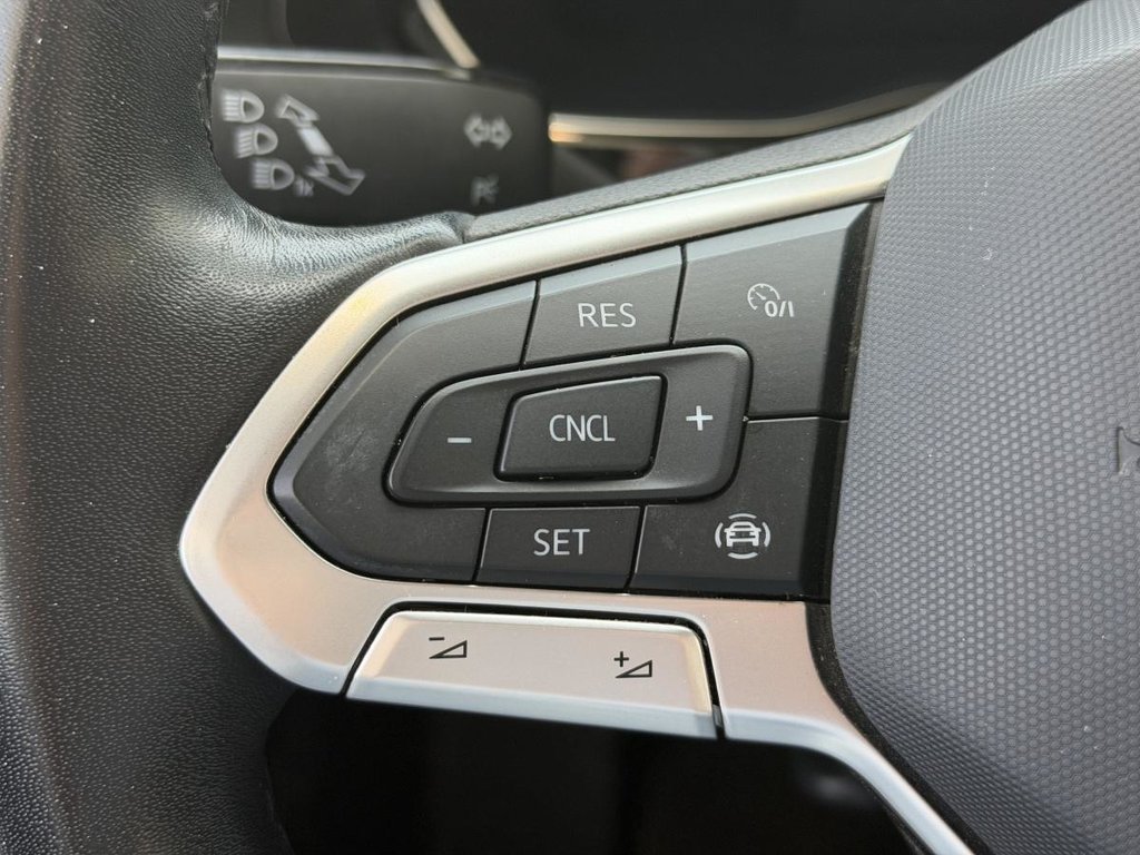 Volkswagen Jetta Trendline | BAS KM | CARPLAY | CAMÉRA | SIÈGES CHAUFFANTS +++ 2023 à Laval, Québec - 14 - w1024h768px