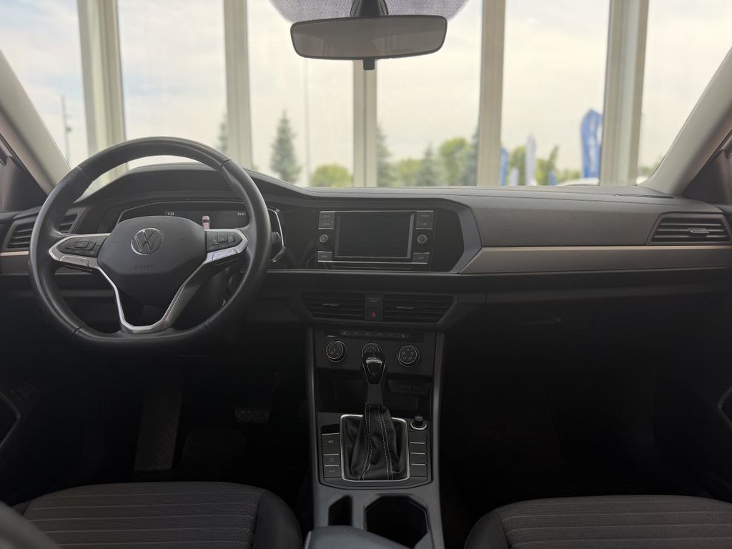 Volkswagen Jetta Trendline | BAS KM | CARPLAY | CAMÉRA | SIÈGES CHAUFFANTS +++ 2023 à Laval, Québec - 11 - w1024h768px