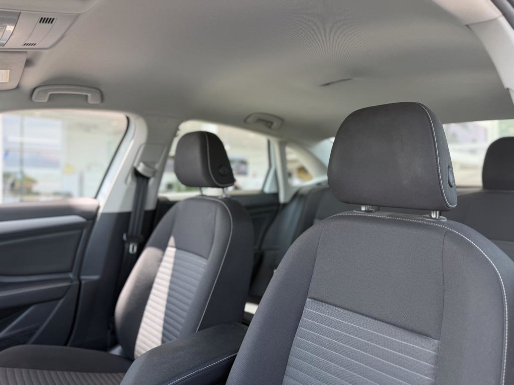 Volkswagen Jetta Trendline | BAS KM | CARPLAY | CAMÉRA | SIÈGES CHAUFFANTS +++ 2023 à Laval, Québec - 20 - w1024h768px
