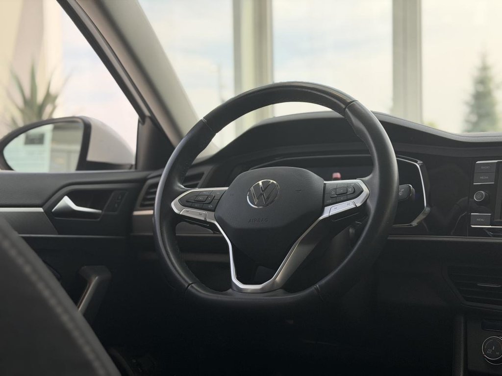 Volkswagen Jetta Trendline | BAS KM | CARPLAY | CAMÉRA | SIÈGES CHAUFFANTS +++ 2023 à Laval, Québec - 12 - w1024h768px