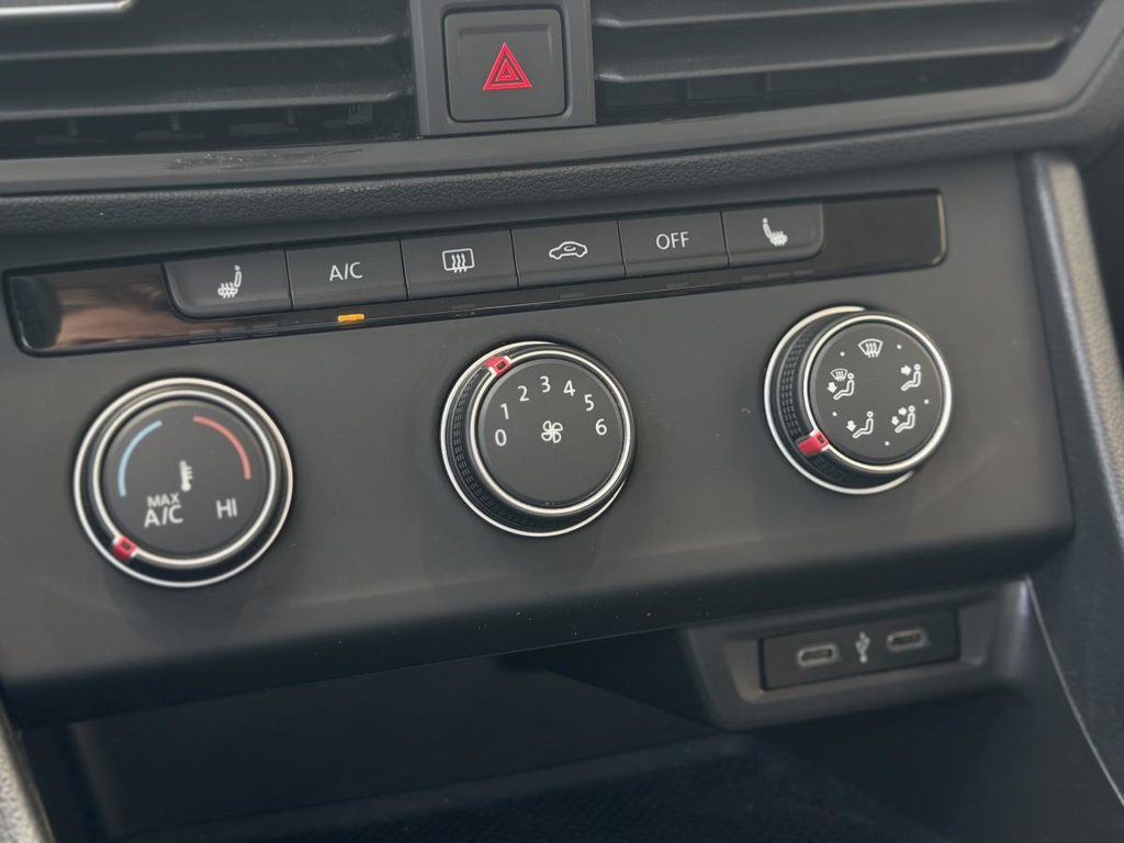 Volkswagen Jetta Trendline | BAS KM | CARPLAY | CAMÉRA | SIÈGES CHAUFFANTS +++ 2023 à Laval, Québec - 17 - w1024h768px