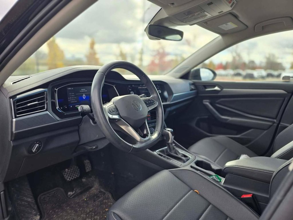 Volkswagen Jetta Comfortline | DÉMARREUR | CUIR | CARPLAY | CAMÉRA +++ 2023 à Laval, Québec - 9 - w1024h768px