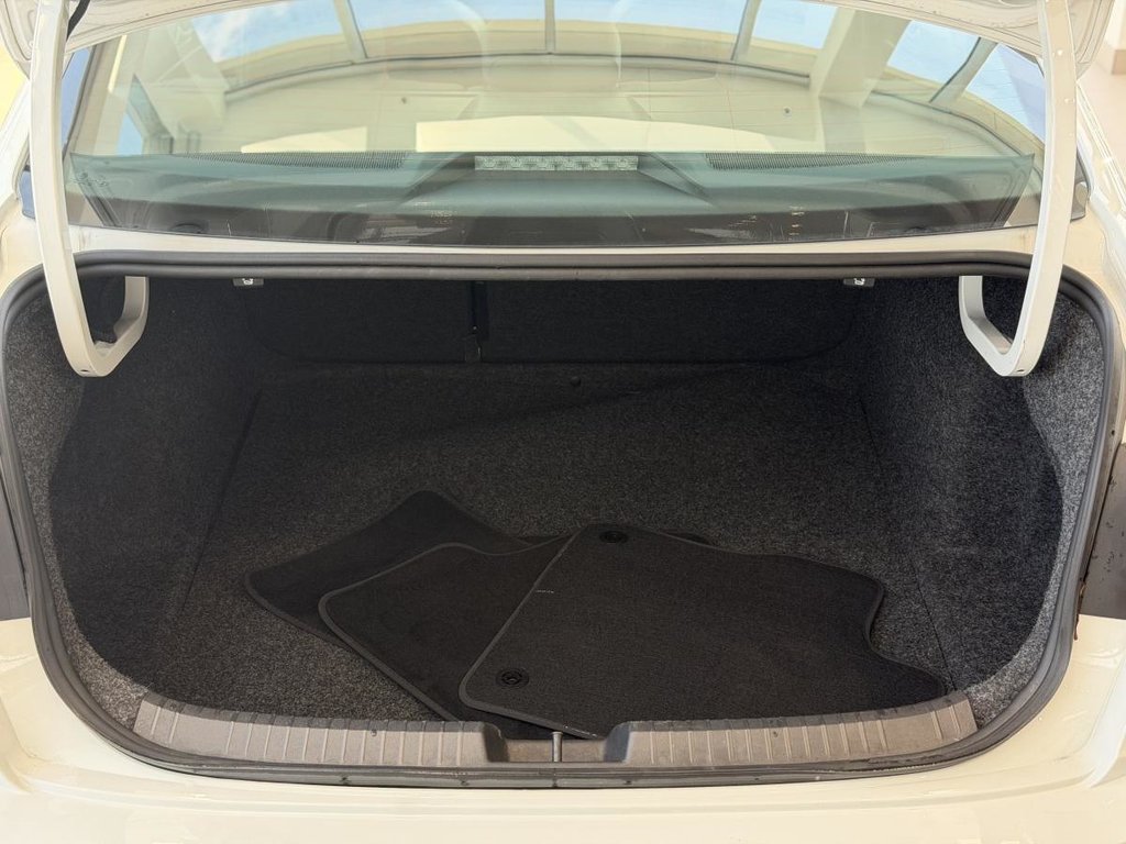 Volkswagen Jetta Comfortline SPORT PACK | TOIT | CARPLAY | CUIR +++ 2024 à Laval, Québec - 9 - w1024h768px