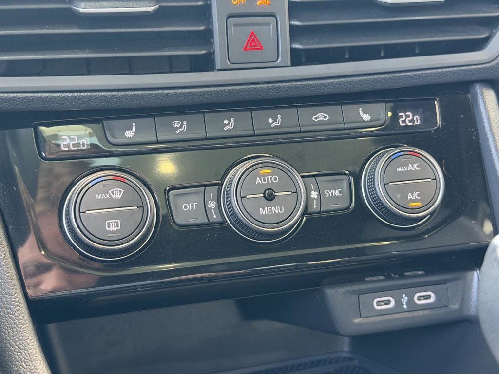 Volkswagen Jetta Comfortline SPORT PACK | TOIT | CARPLAY | CUIR +++ 2024 à Laval, Québec - 17 - w1024h768px