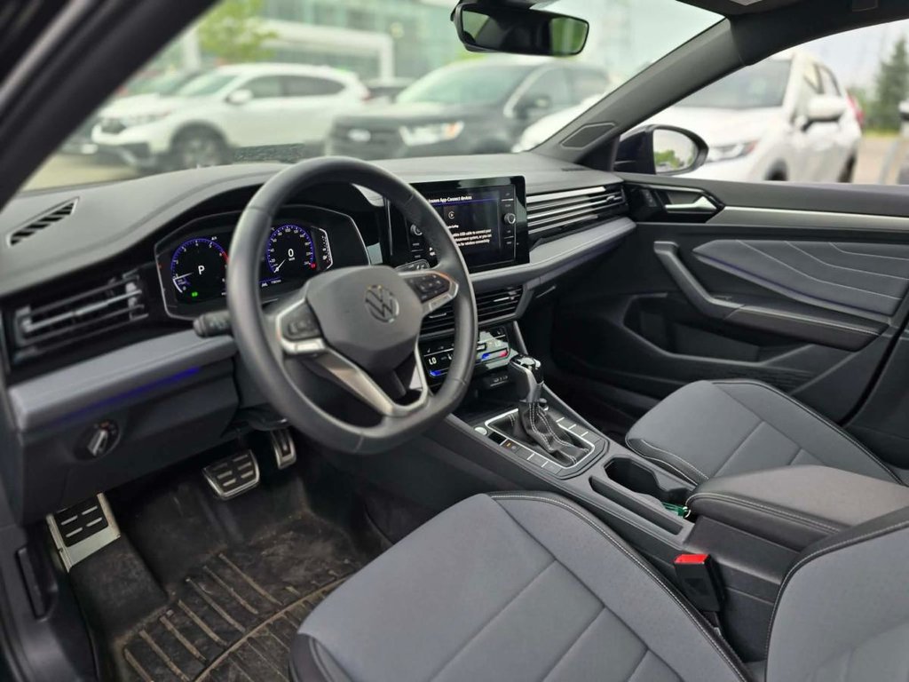 Volkswagen Jetta Comfortline SPORT PACK | TOIT | DÉMARREUR | CUIR | CARPLAY | CAMÉRA +++ 2025 à Laval, Québec - 9 - w1024h768px