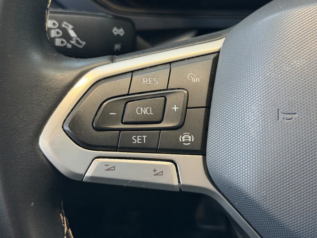2022 Volkswagen Taos Comfortline 4MOTION | DÉMARREUR | TOIT PANO | CUIR | CARPLAY | CAMÉRA +++ in Laval, Quebec - 14 - w1024h768px