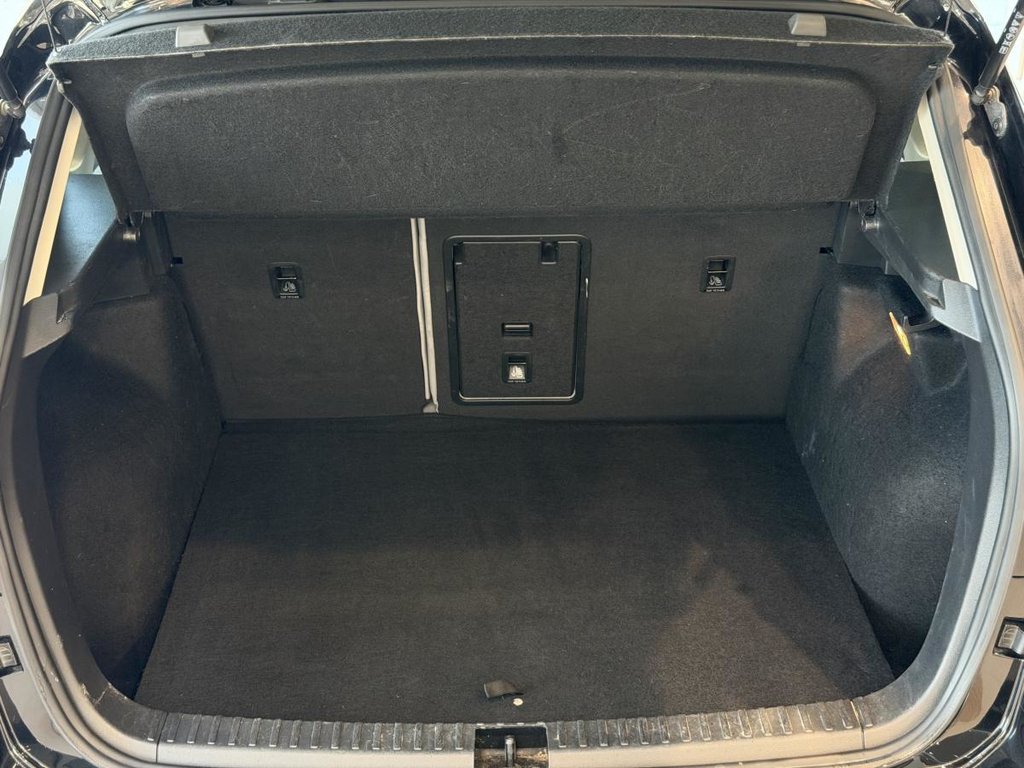 2022 Volkswagen Taos Comfortline 4MOTION | DÉMARREUR | TOIT PANO | CUIR | CARPLAY | CAMÉRA +++ in Laval, Quebec - 9 - w1024h768px
