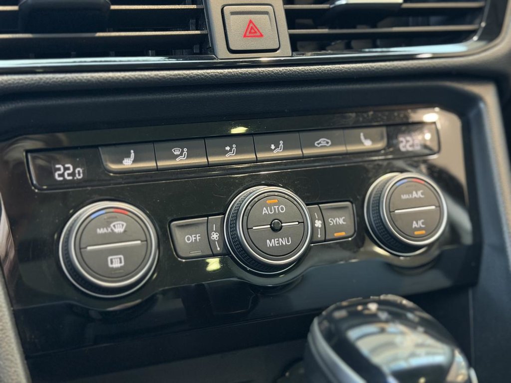 2022 Volkswagen Taos Comfortline 4MOTION | DÉMARREUR | TOIT PANO | CUIR | CARPLAY | CAMÉRA +++ in Laval, Quebec - 17 - w1024h768px