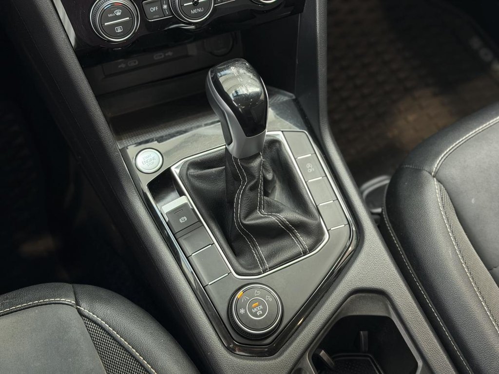 Volkswagen Taos Comfortline 4MOTION | TOIT PANO | CUIR | CARPLAY | CAMÉRA +++ 2022 à Laval, Québec - 15 - w1024h768px
