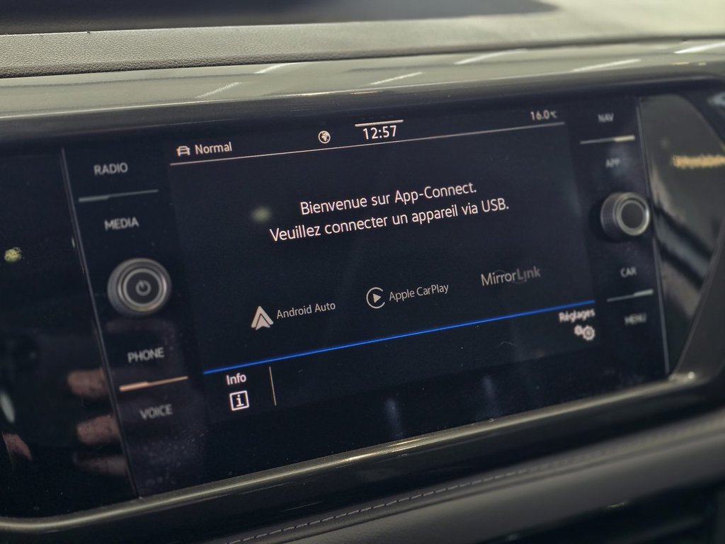 2023 Volkswagen Taos Highline | DÉMARREUR | TOIT PANO | CUIR | CARPLAY +++ in Laval, Quebec - 18 - w1024h768px