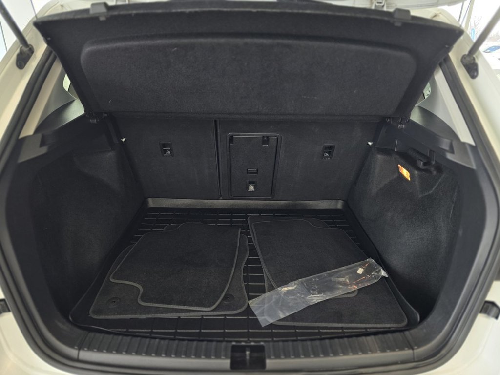 2023 Volkswagen Taos Highline | DÉMARREUR | TOIT PANO | CUIR | CARPLAY +++ in Laval, Quebec - 9 - w1024h768px