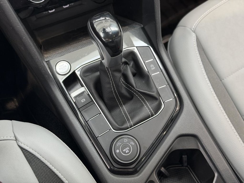 2023 Volkswagen Taos Comfortline 4MOTION | DÉMARREUR | TOIT PANO | CUIR | CARPLAY | CAMÉRA +++ in Laval, Quebec - 16 - w1024h768px