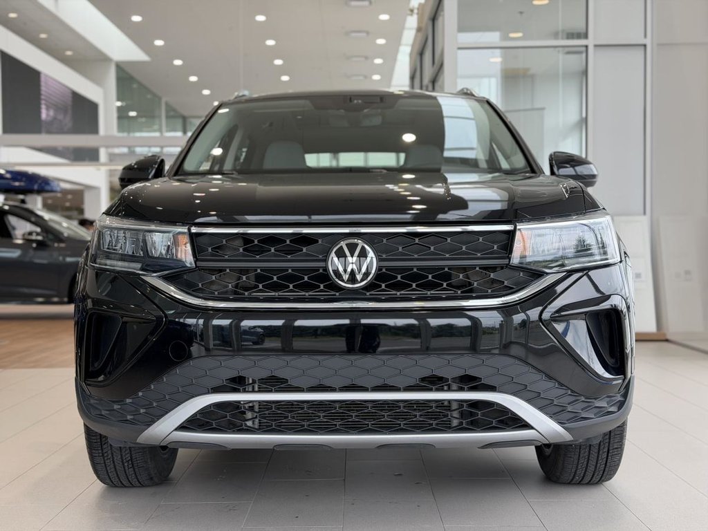 2023 Volkswagen Taos Comfortline 4MOTION | DÉMARREUR | TOIT PANO | CUIR | CARPLAY | CAMÉRA +++ in Laval, Quebec - 3 - w1024h768px