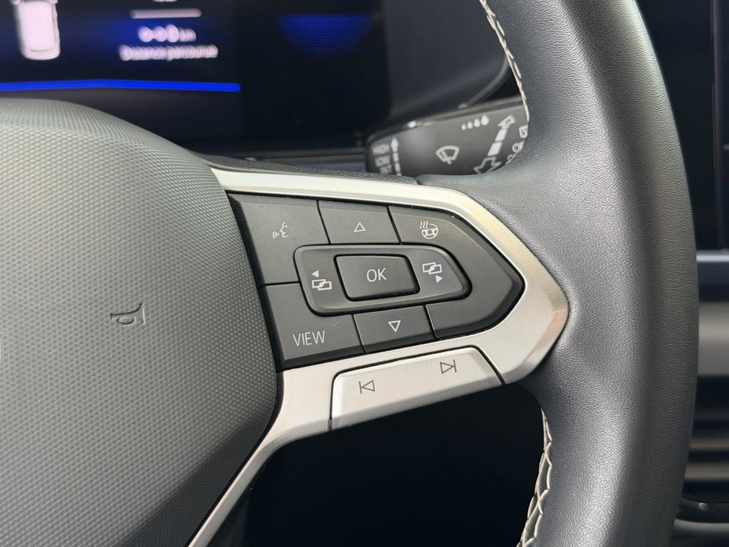 2023 Volkswagen Taos Comfortline 4MOTION | DÉMARREUR | TOIT PANO | CUIR | CARPLAY | CAMÉRA +++ in Laval, Quebec - 15 - w1024h768px