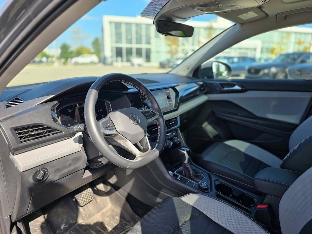 2023 Volkswagen Taos Highline | 4MOTION | CUIR | NAV | TOIT PANO | DÉMARREUR | CAMÉRA | BEATS | CARPLAY +++ in Laval, Quebec - 9 - w1024h768px