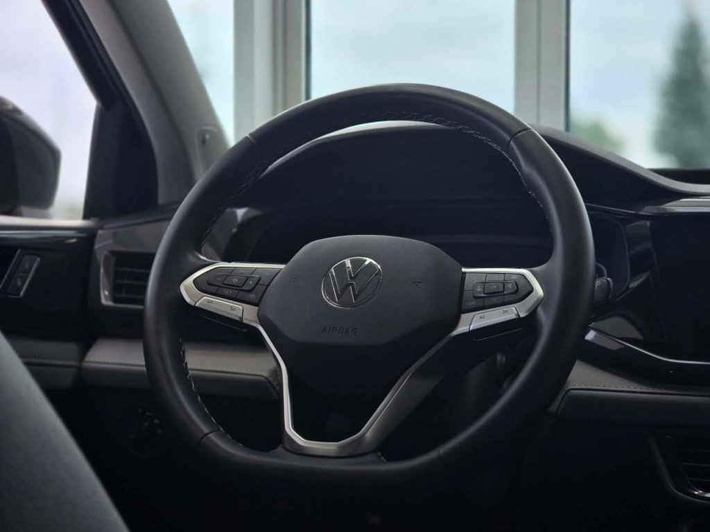 2023 Volkswagen Taos Highline | 4MOTION | CUIR | NAV | TOIT PANO | DÉMARREUR | CAMÉRA | BEATS | CARPLAY +++ in Laval, Quebec - 12 - w1024h768px