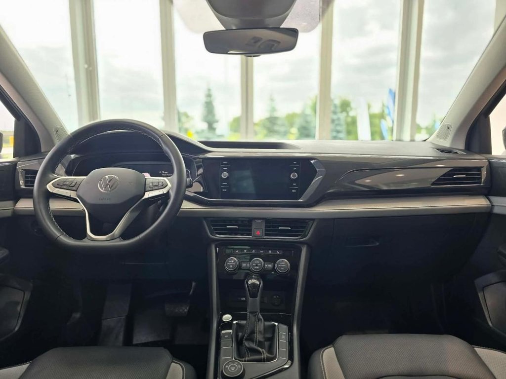 2023 Volkswagen Taos Highline | 4MOTION | CUIR | NAV | TOIT PANO | DÉMARREUR | CAMÉRA | BEATS | CARPLAY +++ in Laval, Quebec - 11 - w1024h768px