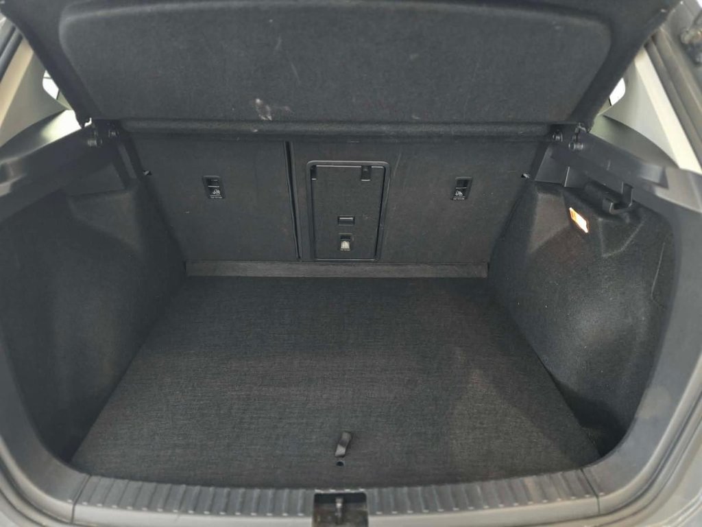 2023 Volkswagen Taos Highline | 4MOTION | CUIR | NAV | TOIT PANO | DÉMARREUR | CAMÉRA | BEATS | CARPLAY +++ in Laval, Quebec - 9 - w1024h768px