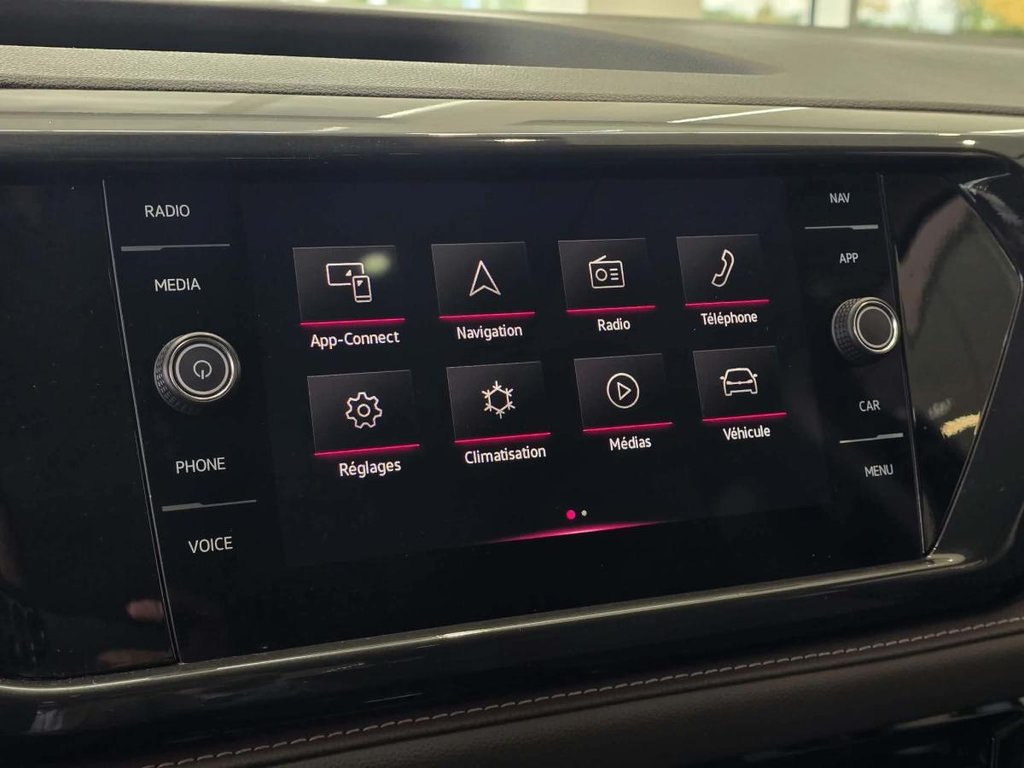 2023 Volkswagen Taos Highline | 4MOTION | CUIR | NAV | TOIT PANO | DÉMARREUR | CAMÉRA | BEATS | CARPLAY +++ in Laval, Quebec - 16 - w1024h768px