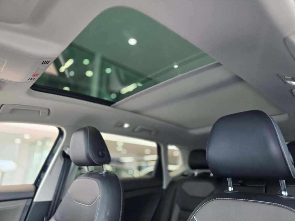 2023 Volkswagen Taos Highline | 4MOTION | CUIR | NAV | TOIT PANO | DÉMARREUR | CAMÉRA | BEATS | CARPLAY +++ in Laval, Quebec - 20 - w1024h768px