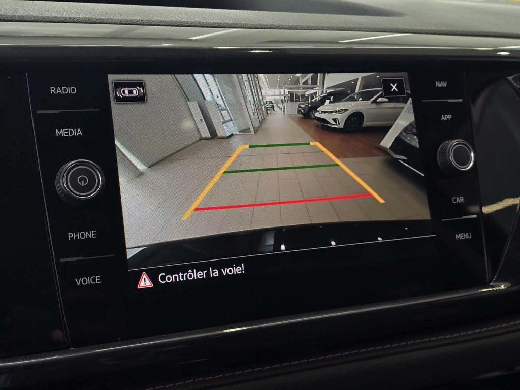 2023 Volkswagen Taos Highline | 4MOTION | CUIR | NAV | TOIT PANO | DÉMARREUR | CAMÉRA | BEATS | CARPLAY +++ in Laval, Quebec - 18 - w1024h768px