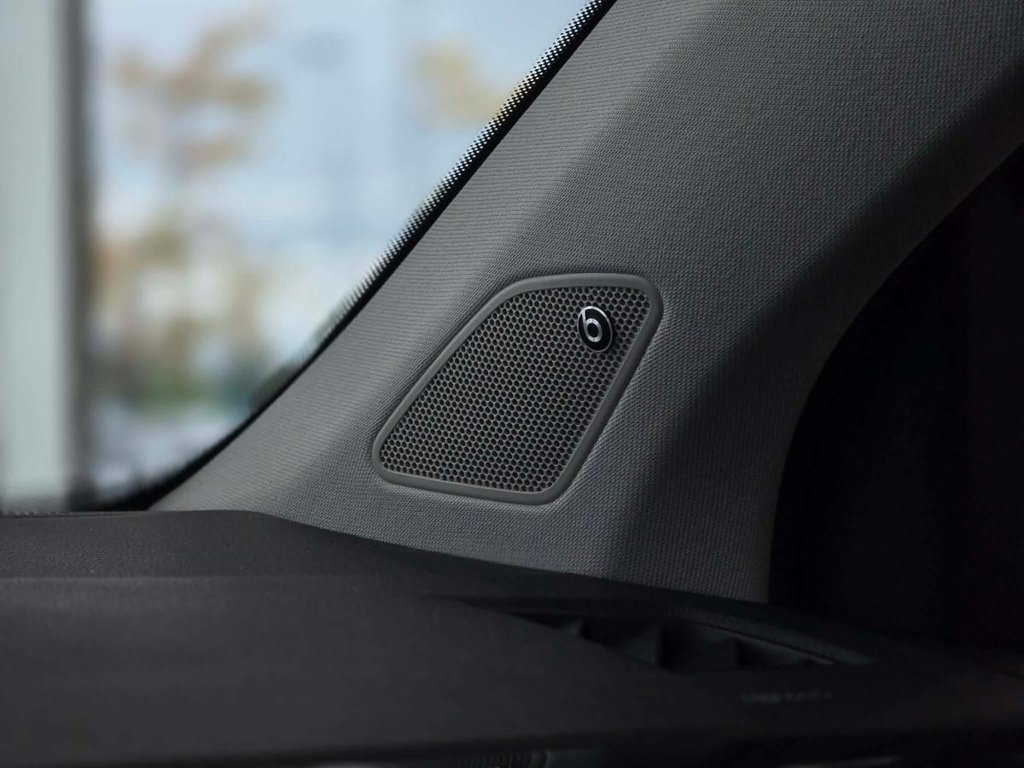 2023 Volkswagen Taos Highline | 4MOTION | CUIR | NAV | TOIT PANO | DÉMARREUR | CAMÉRA | BEATS | CARPLAY +++ in Laval, Quebec - 19 - w1024h768px