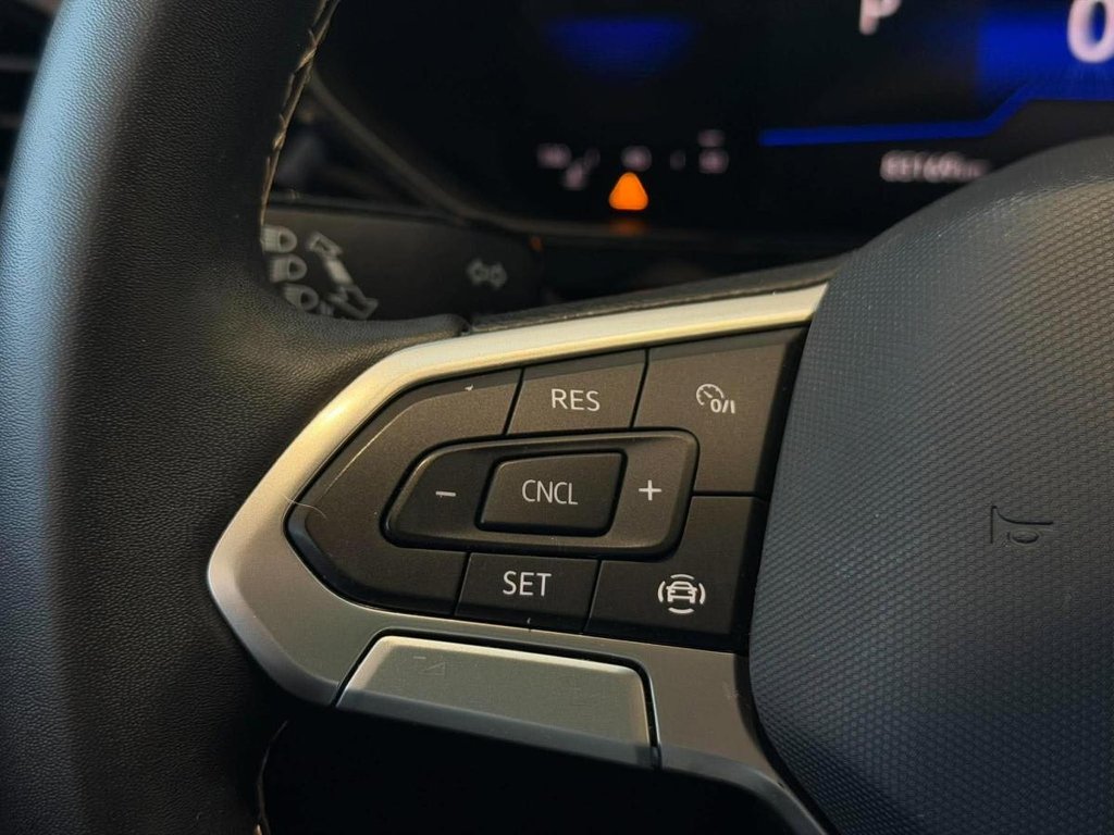 Volkswagen Taos Trendline | CARPLAY | CAMÉRA | SIÈGES & VOLANT CHAUFFANTS +++ 2023 à Laval, Québec - 13 - w1024h768px