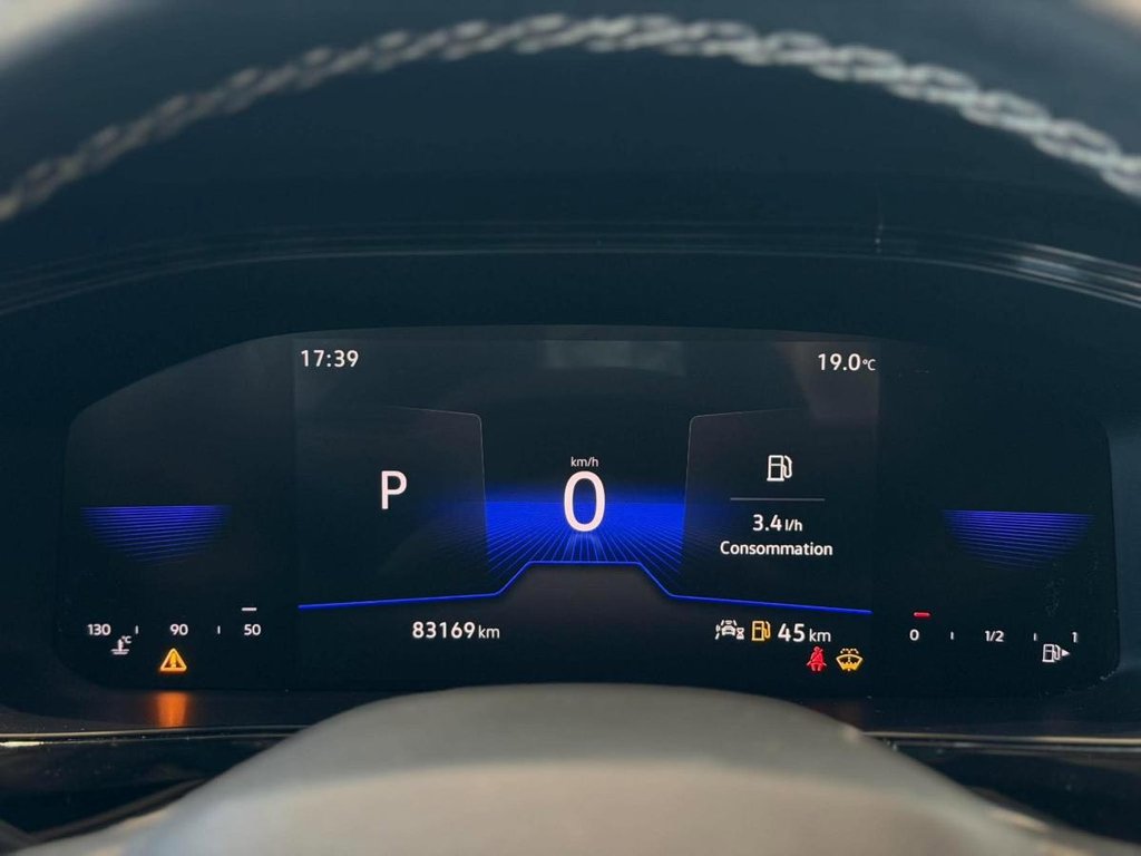 Volkswagen Taos Trendline | CARPLAY | CAMÉRA | SIÈGES & VOLANT CHAUFFANTS +++ 2023 à Laval, Québec - 12 - w1024h768px