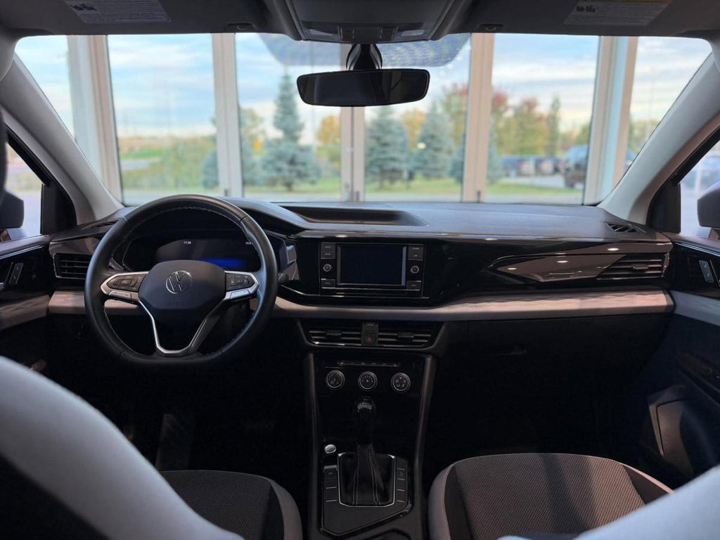 Volkswagen Taos Trendline | CARPLAY | CAMÉRA | SIÈGES & VOLANT CHAUFFANTS +++ 2023 à Laval, Québec - 10 - w1024h768px
