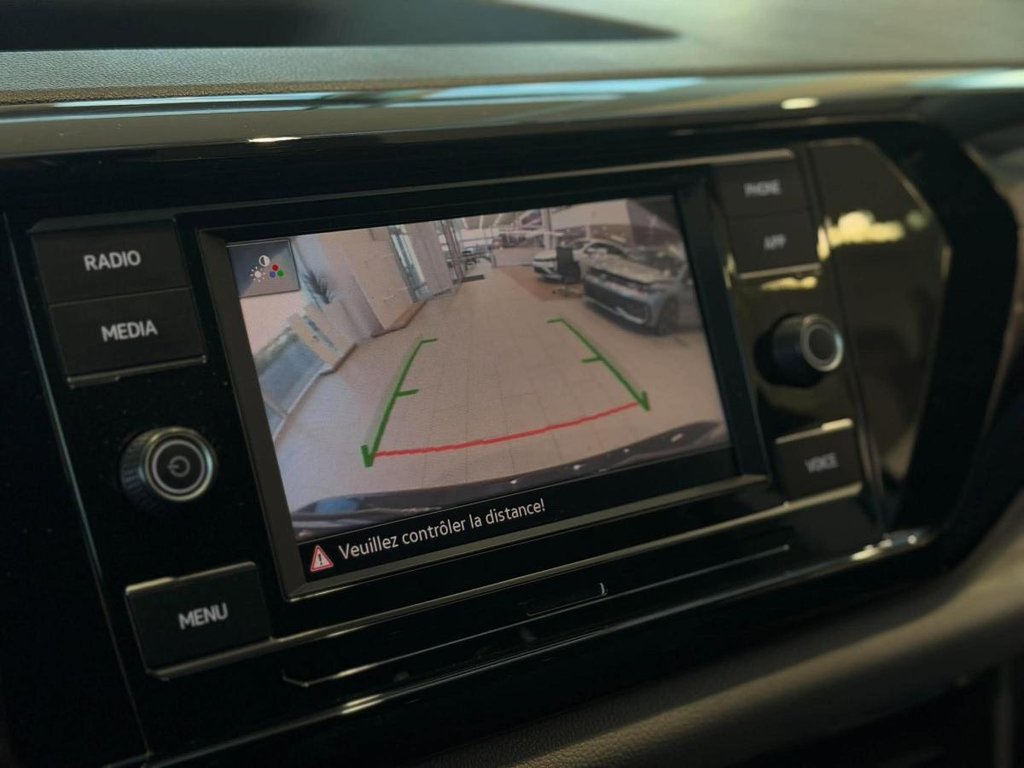 Volkswagen Taos Trendline | CARPLAY | CAMÉRA | SIÈGES & VOLANT CHAUFFANTS +++ 2023 à Laval, Québec - 17 - w1024h768px