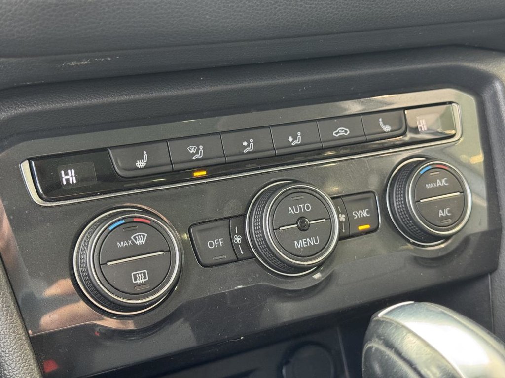 2020 Volkswagen Tiguan Comfortline TOIT PANO | CUIR | CARPLAY | CAMÉRA +++ in Laval, Quebec - 17 - w1024h768px