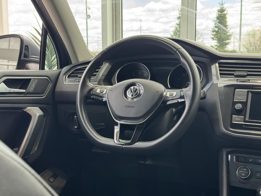 2020 Volkswagen Tiguan Comfortline TOIT PANO | CUIR | CARPLAY | CAMÉRA +++ in Laval, Quebec - 12 - w1024h768px