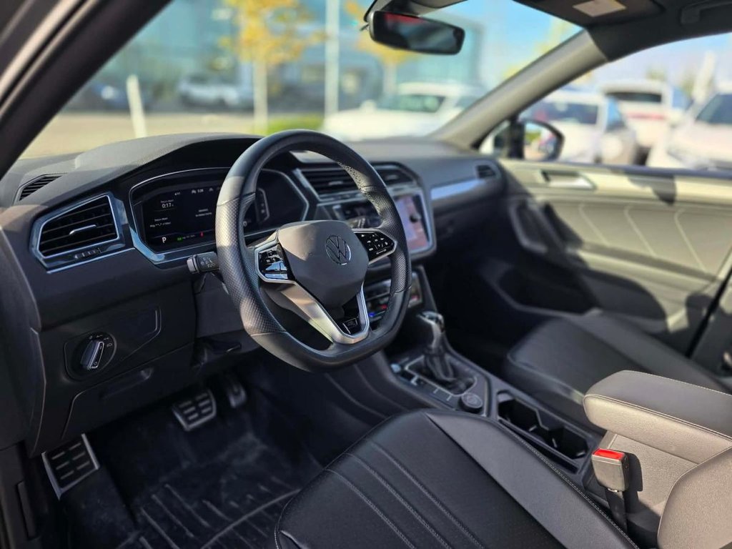 2022 Volkswagen Tiguan Comfortline R-Line Black Edition 4MOTION | DÉMARREUR | TOIT PANO | CUIR | CARPLAY | CAMÉRA +++ in Laval, Quebec - 9 - w1024h768px